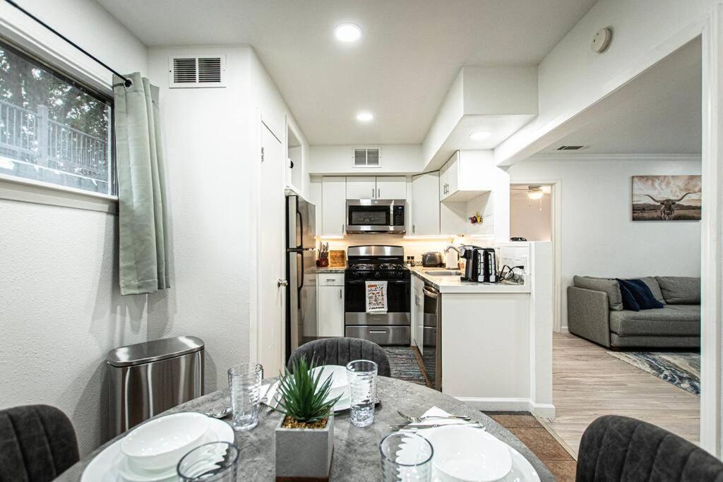 Downtown Austin Suite Retreat Luaran gambar